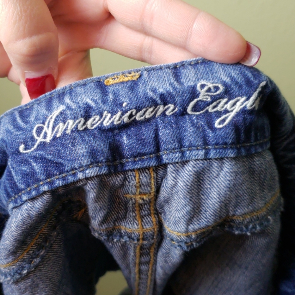 American Eagle Distressed Shorts - Size 4 - Picture 5 of 6